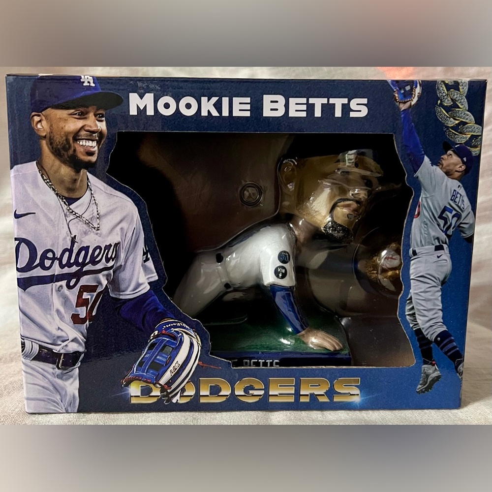 Mookie Betts Los Angeles DODGERS Golden Glove bobblehead. Brand new in box.